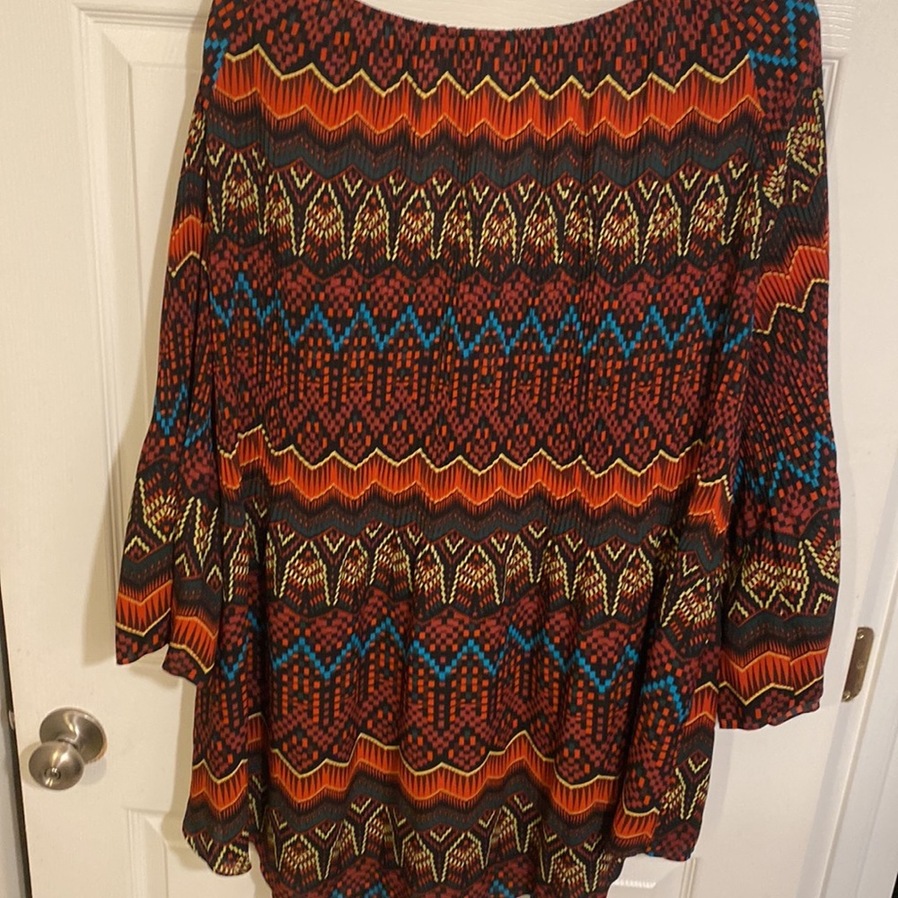 Cato Women's Pullover Plunge Crew Neck Pleated Top Geometric Tunic Size 26/28 - Picture 7 of 12